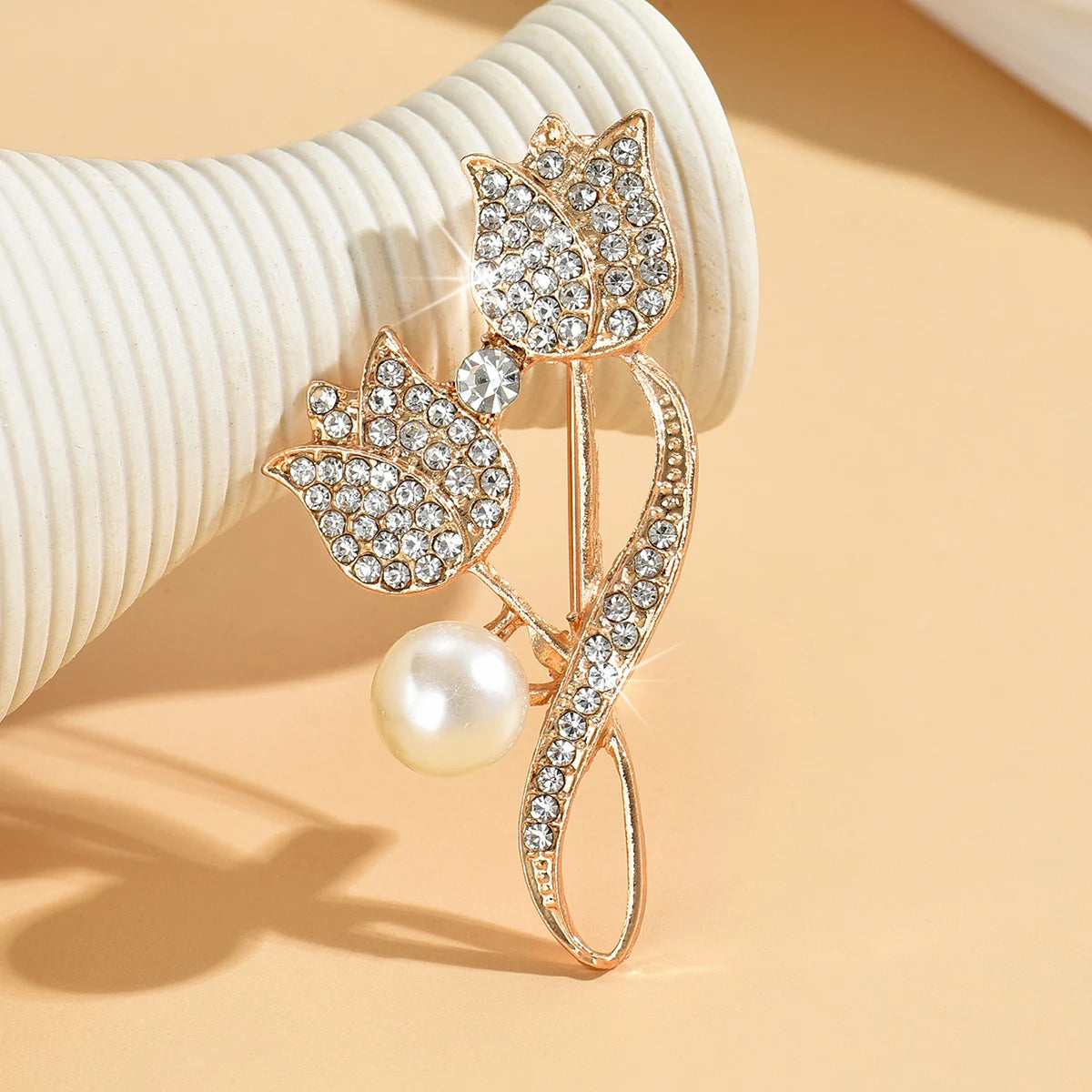 1PC Women's Elegant Tulip Flower Brooch Chest Flower Autumn/Winter Coat Coat Pin Fashion Dressing Gift -4858